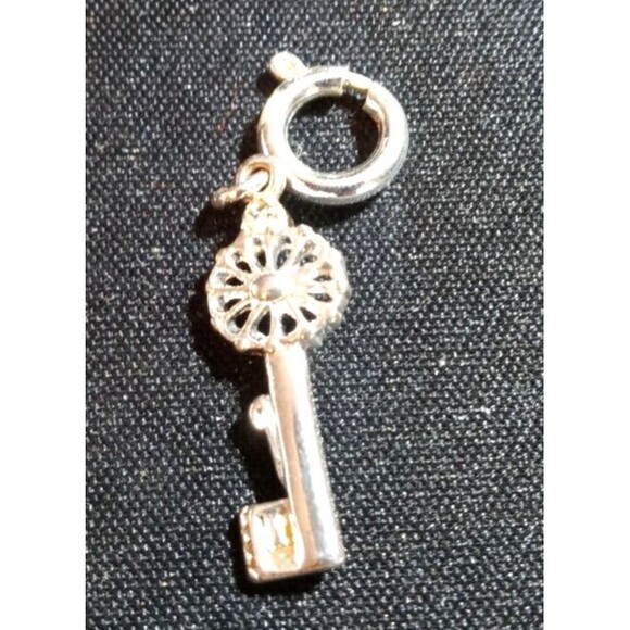 no brand Jewelry - New Sterling Silver Key Charm for Bracelet or Pendant Gift Love